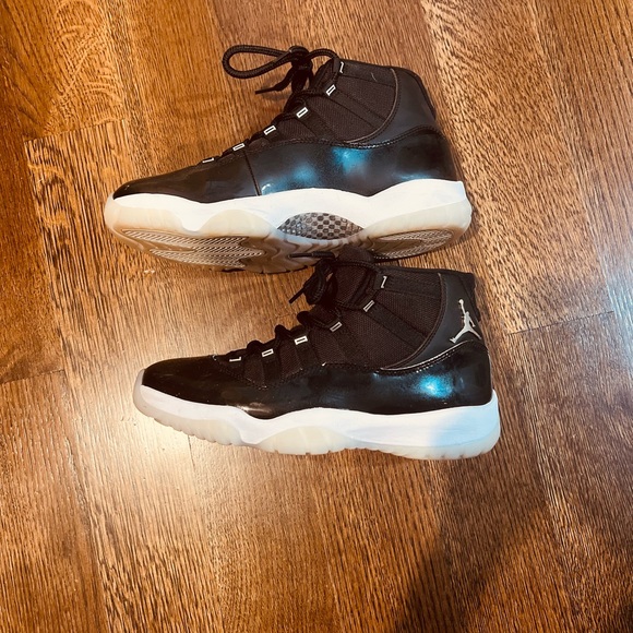 Jordan 11 jubliee size 10 worn but looks like new - Picture 3 of 3